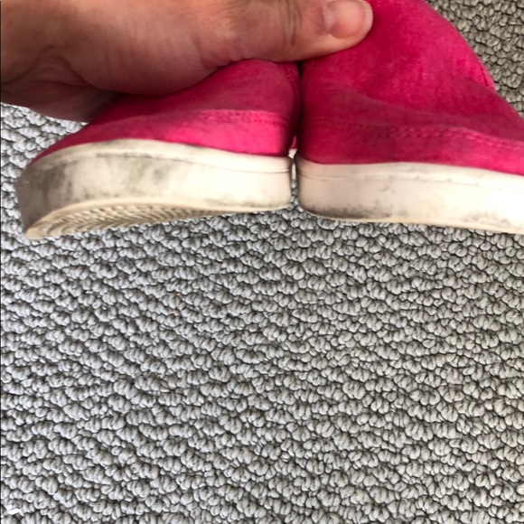 Sanuk slip ons, size 2 - Picture 4 of 6